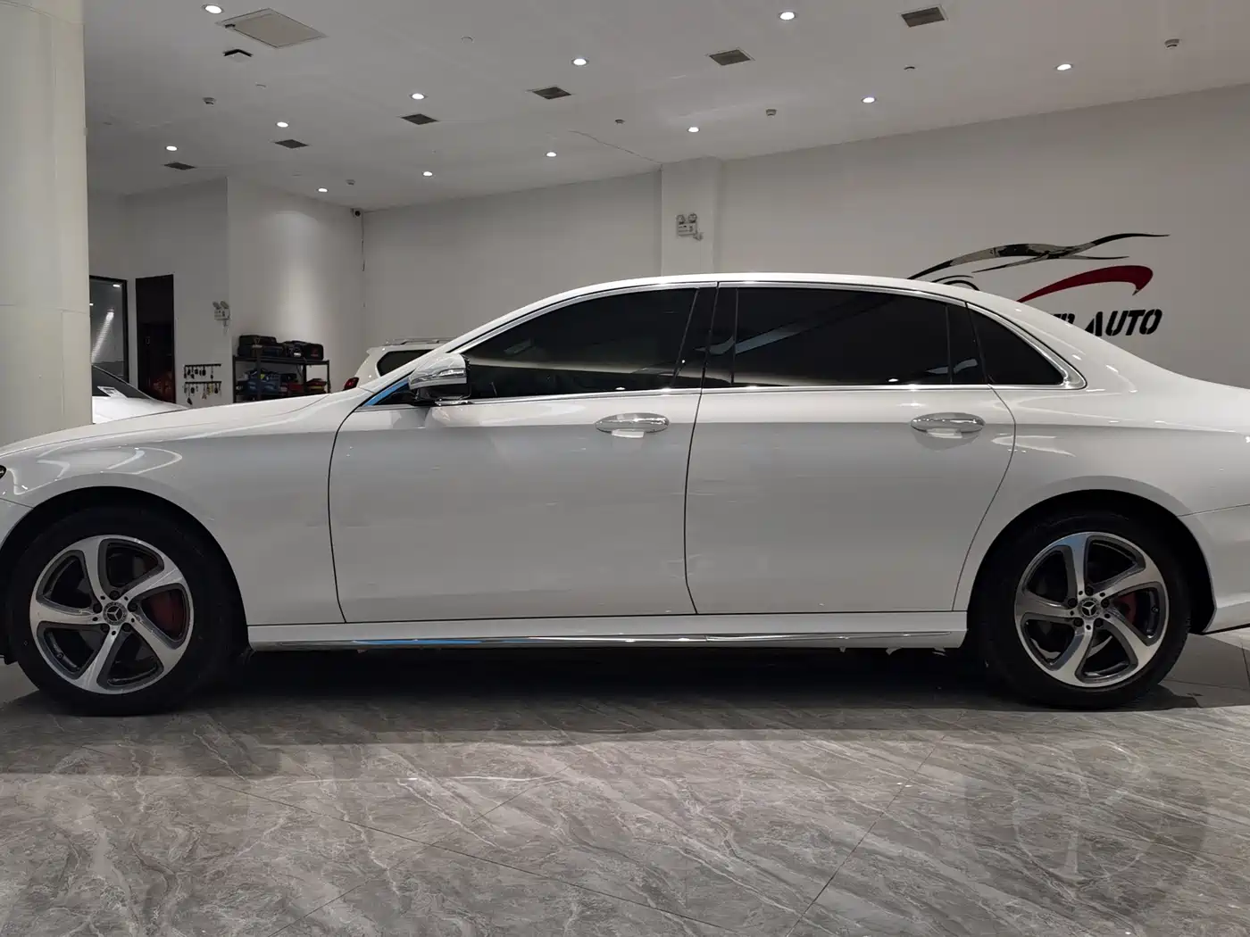 Mercedes-Benz E-Class 2019 Facelift E 300 L Sport Luxury фото 3