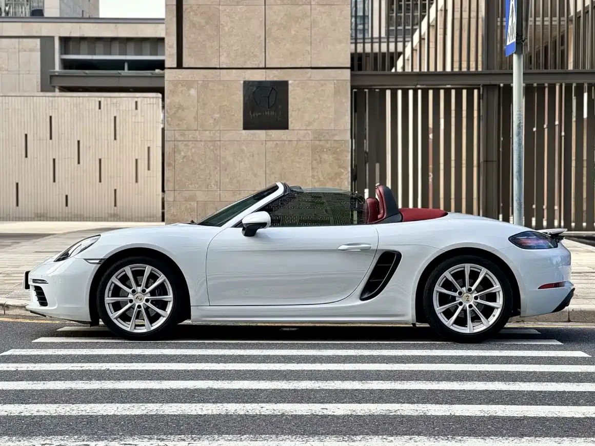 Porsche 718 2018 Boxster 2.0T фото 5