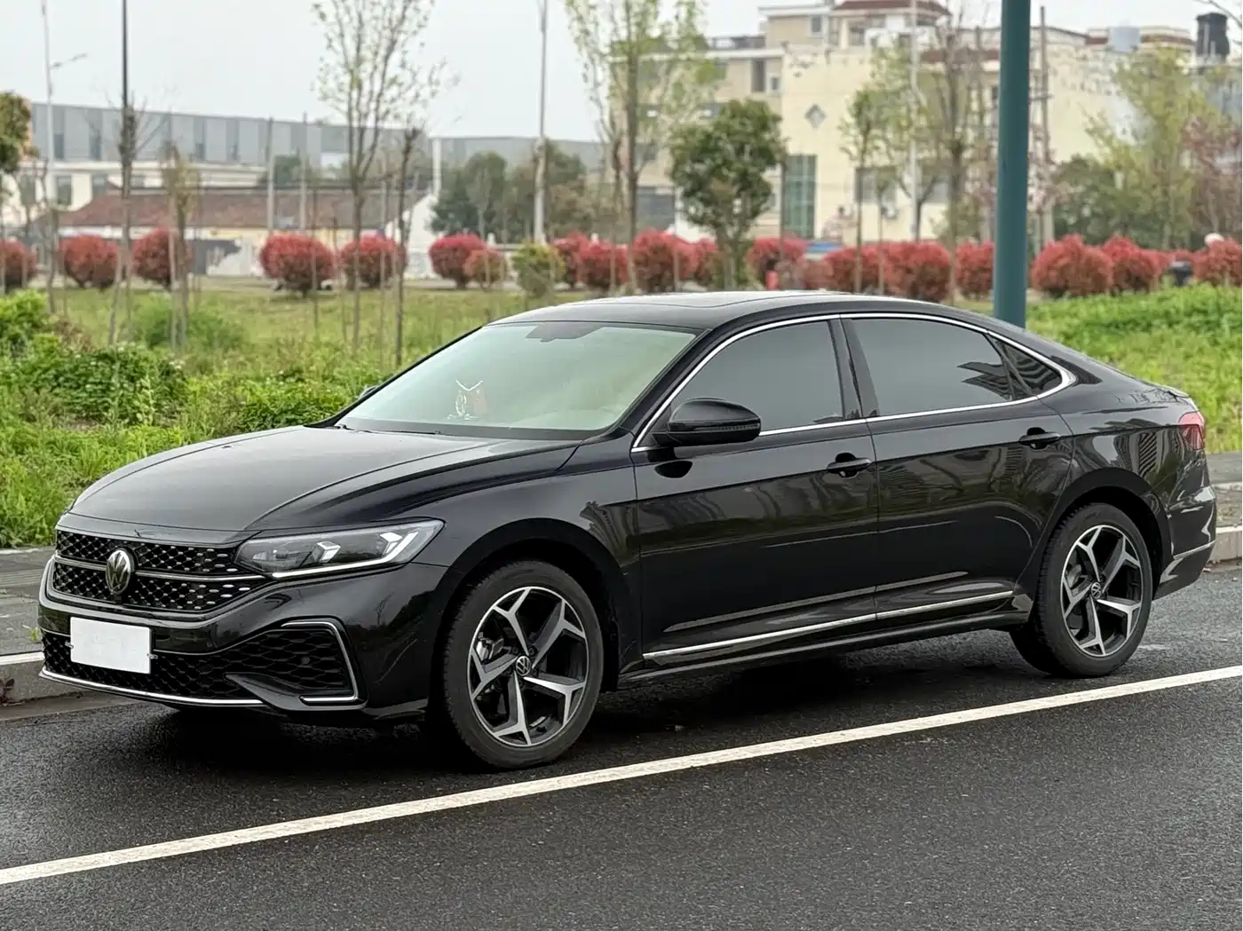 Volkswagen Passat 2025 Outstanding 380TSI Dragon Soaring Edition