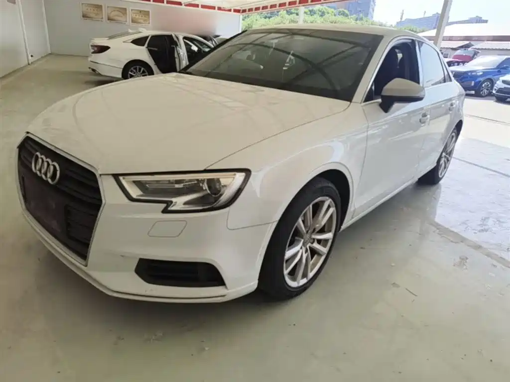 Audi A3 2018 30th Anniversary Limousine 35 TFSI Progressive
