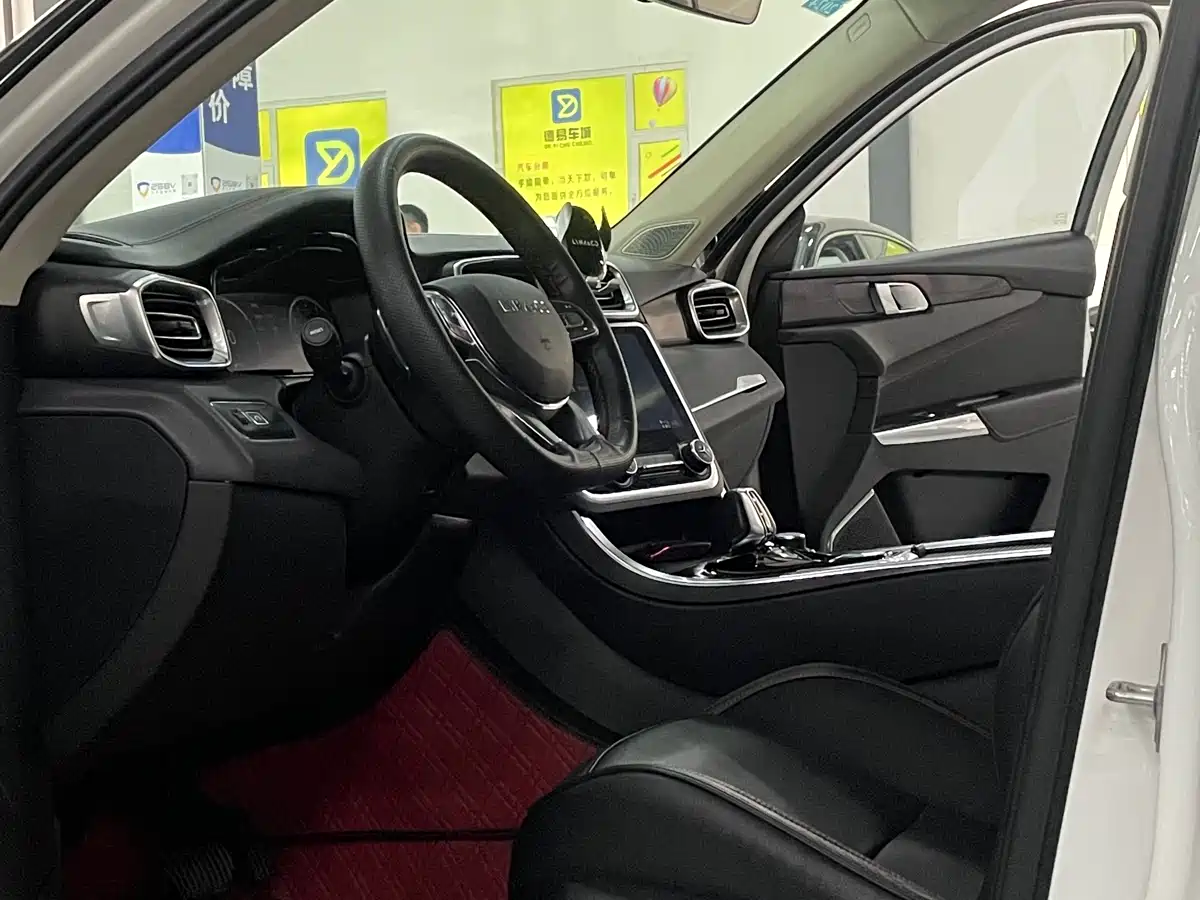 Lynk & Co 01 2017 2.0T AWD Pro фото 11