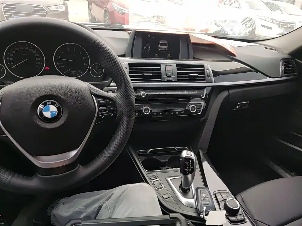 BMW 3 Series 2017 320Li Fashion фото 12