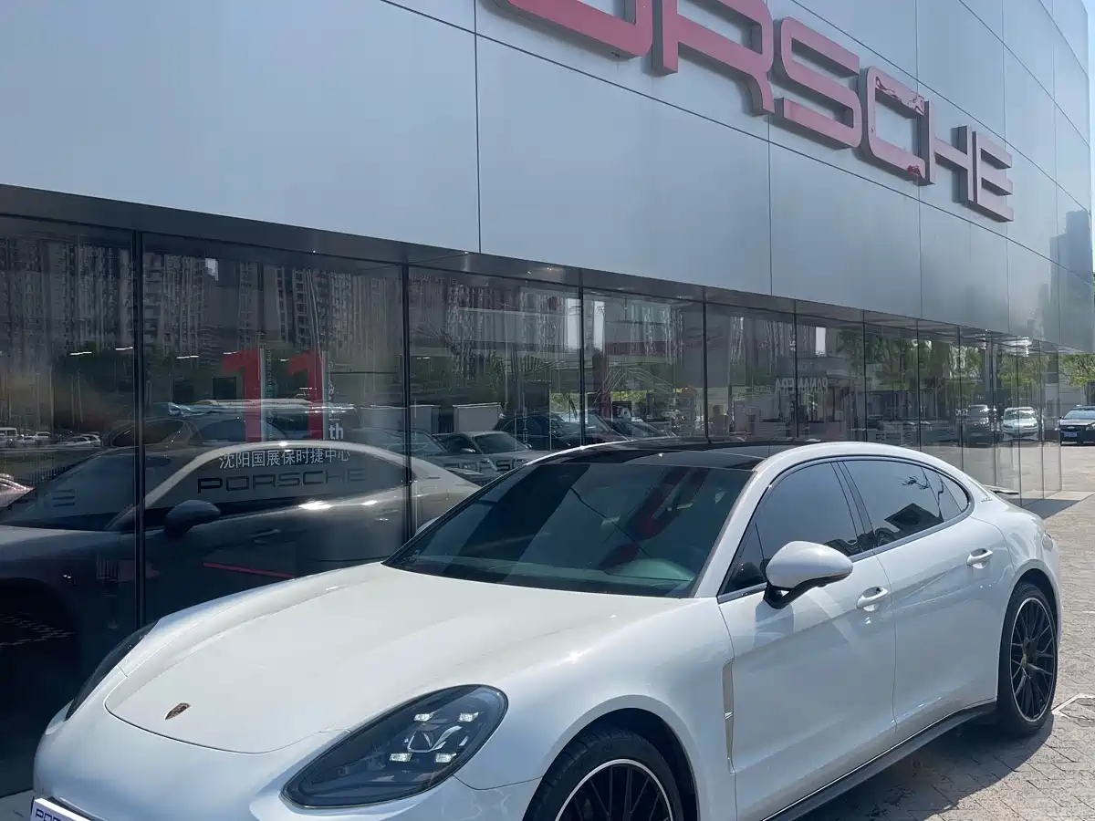 Porsche Panamera 2017 Panamera 4 Executive Long Wheelbase 3.0T фото 2