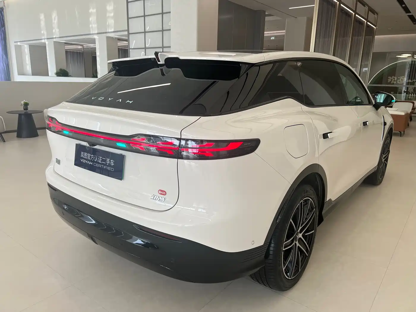 Voyah Auto Voyah Zhiyin 2025 Base фото 3