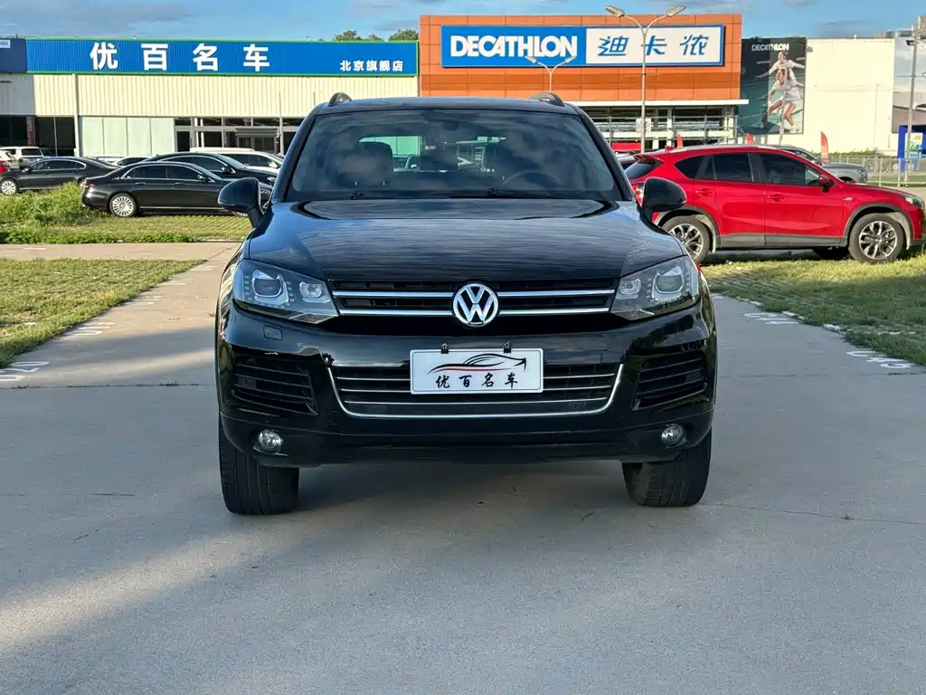Фото 2 - Volkswagen Touareg
