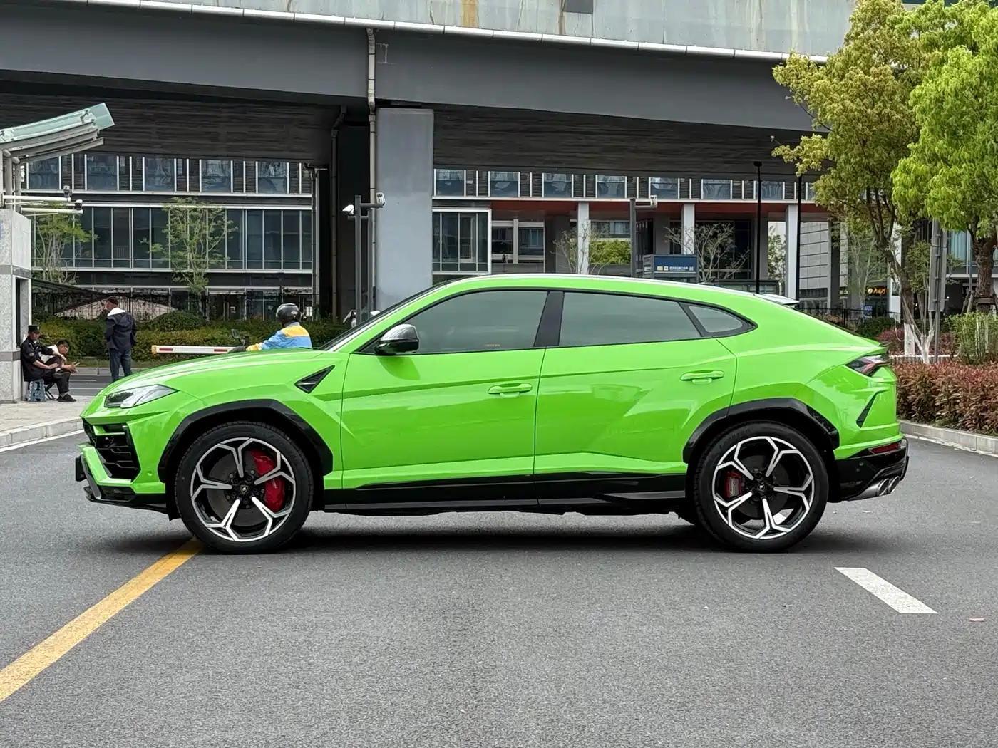 LAMBORGHINI URUS