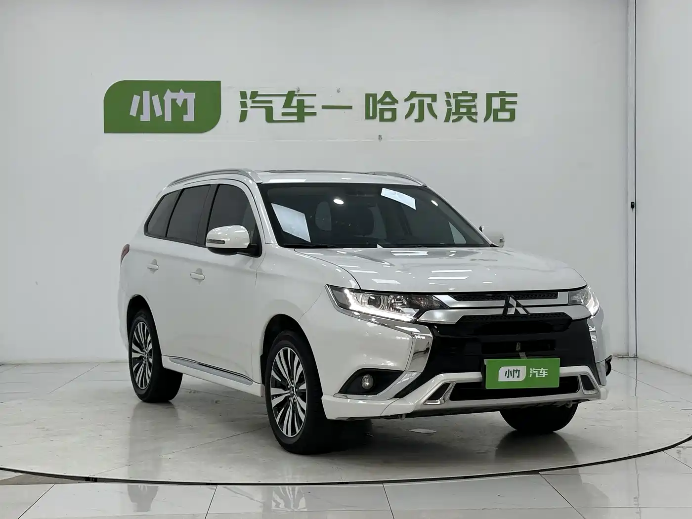 Mitsubishi Outlander 2023 2021 Facelift 2.0L 2WD Premium Edition 5-Seater