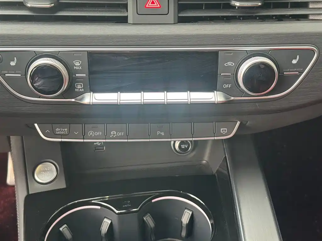 Audi A4L 2024 40 TFSI Luxury Dynamic фото 8