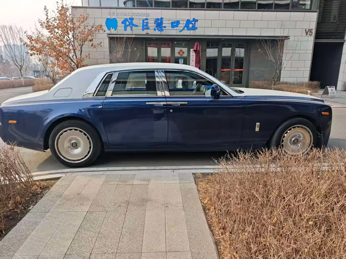Rolls-Royce Phantom фото 3