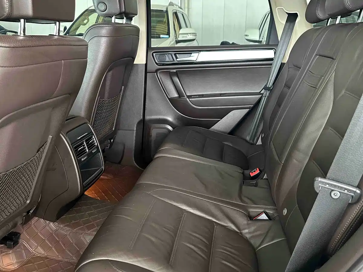 Volkswagen Touareg 2018 3.0TSI Glory Collector's Edition фото 10