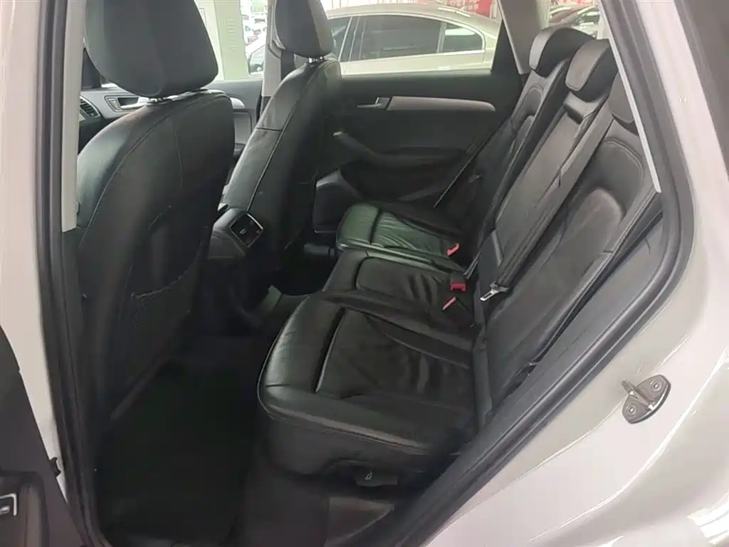 Audi Q5 2015 40 TFSI Technology фото 17