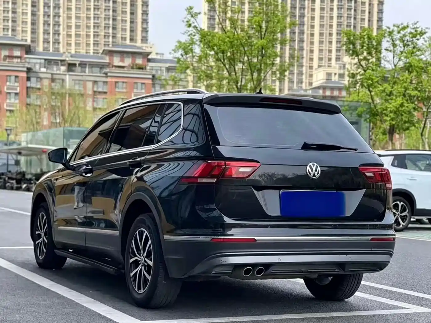 Volkswagen Tiguan L 2018 Facelift 330TSI Automatic 2WD Comfort Edition фото 4