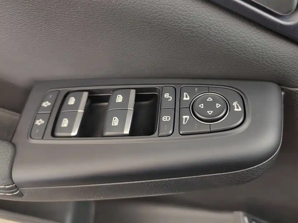 BYD Tang 2019 2019 2.0T Automatic Smart Connect Honor 7-seater China VI