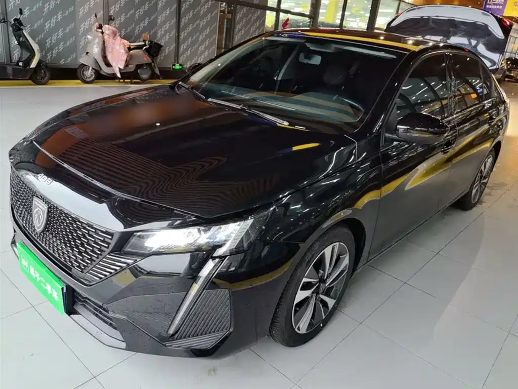 PEUGEOT 408