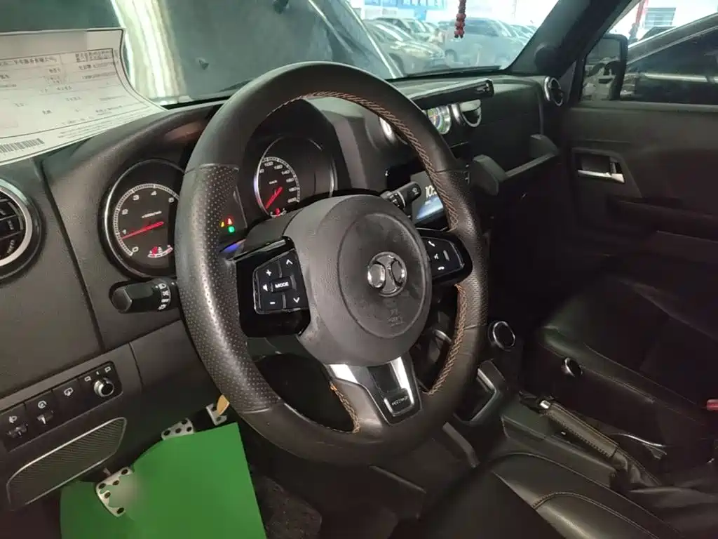 BAIC ORV Beijing Offroad BJ40 2016 2016 Model 40L 2.0T Manual 4WD Premium
