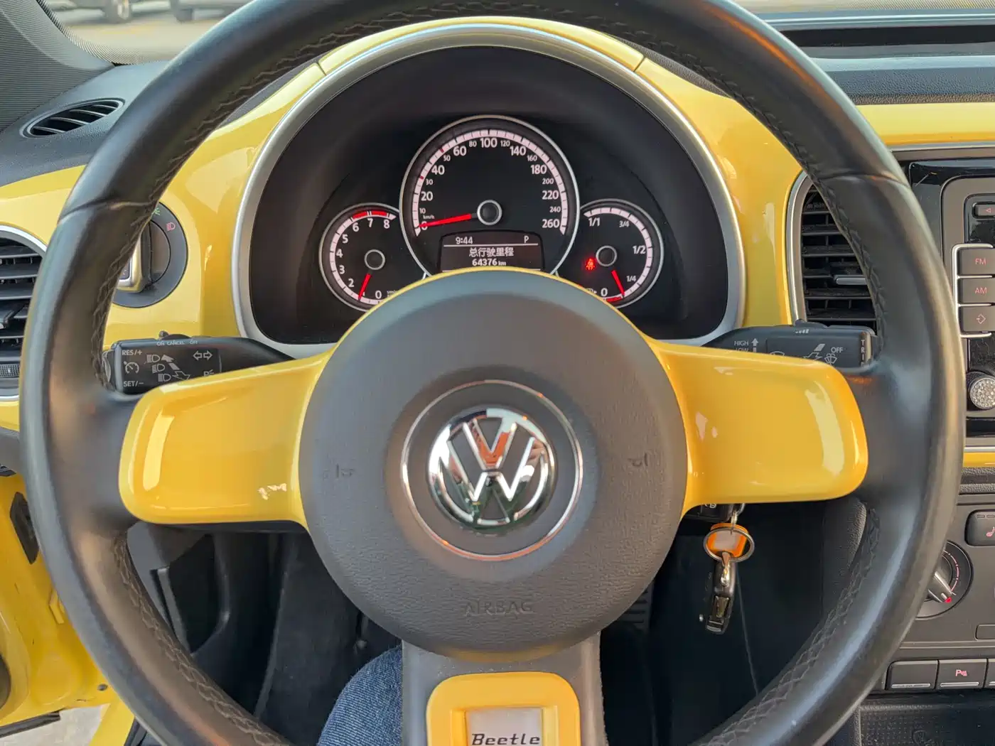 Volkswagen Beetle 2015 180TSI фото 8