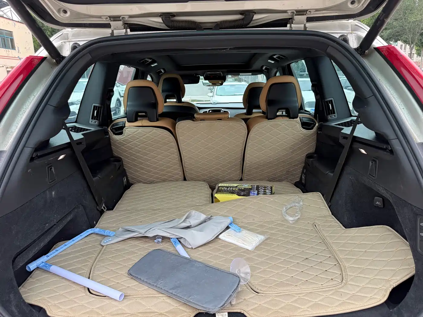 Фото 7 - Volvo XC90