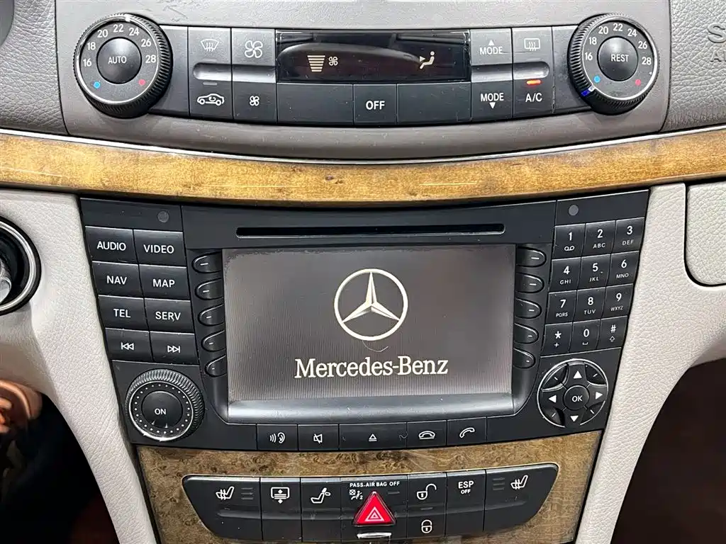 Mercedes-Benz E-Class 2008 E 230 Fashion фото 8