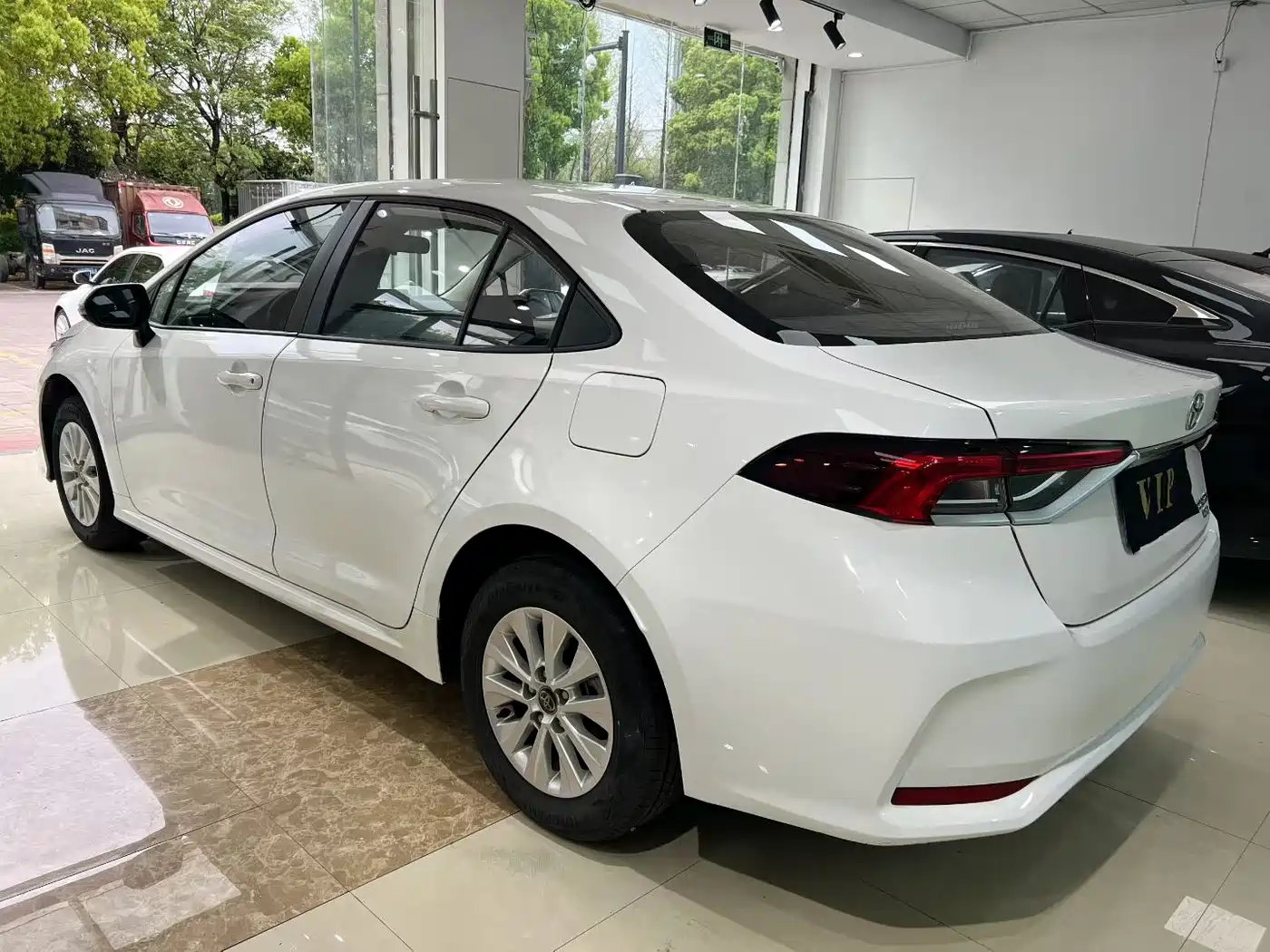 Фото 3 - Toyota Corolla
