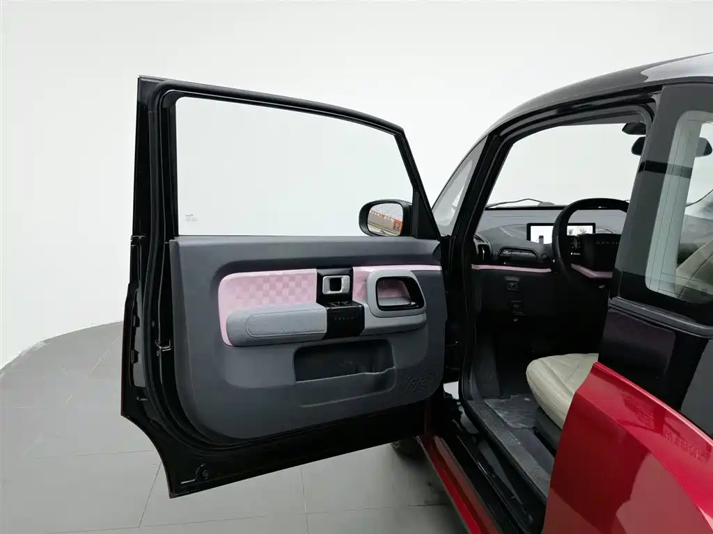 Baojun Baojun E300 2020 Stellar Smart Travel Edition 8