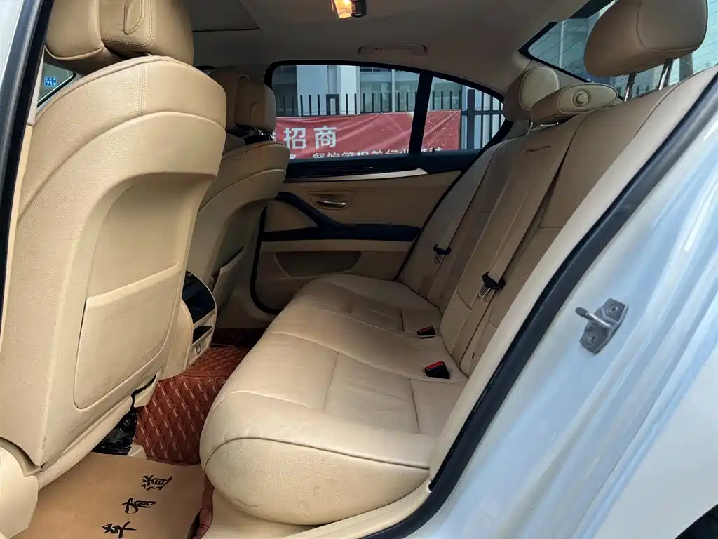 BMW 5 Series (Import) 2013 520i Elegance фото 4