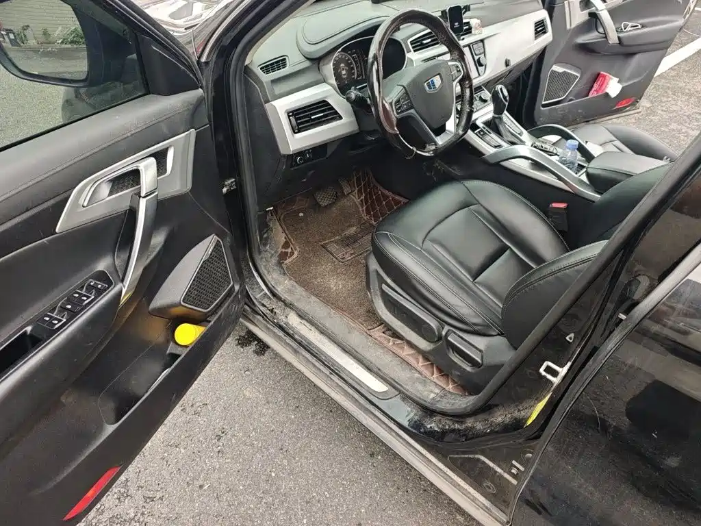 Фото 14 - Geely Boyue