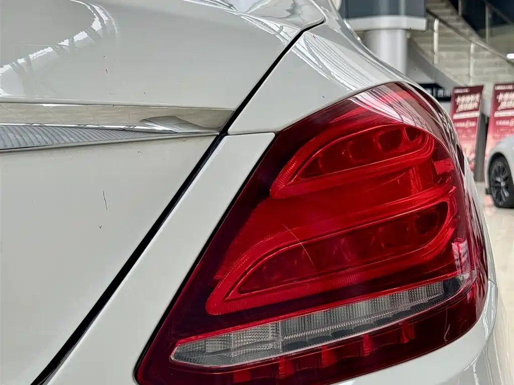 Mercedes-Benz C-Class 2015 Facelift C 180 L Sport фото 9