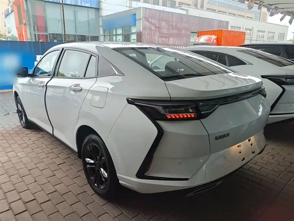 DONGFENG FENGSHEN YI HYUN