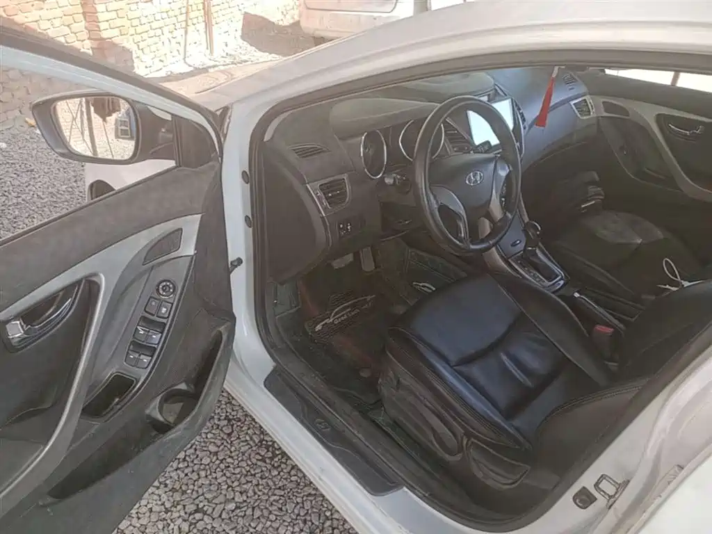 Hyundai Langdong 2013 1.6L Automatic Leading фото 16