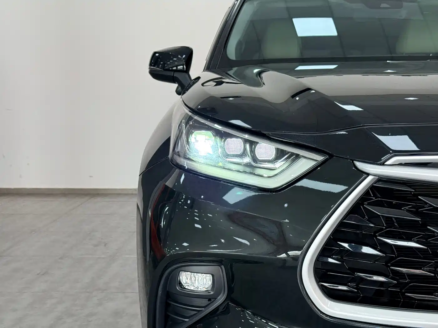 Toyota Highlander 2022 Model Dual Engine 2.5L 4WD Premium Edition 7-Seater фото 4