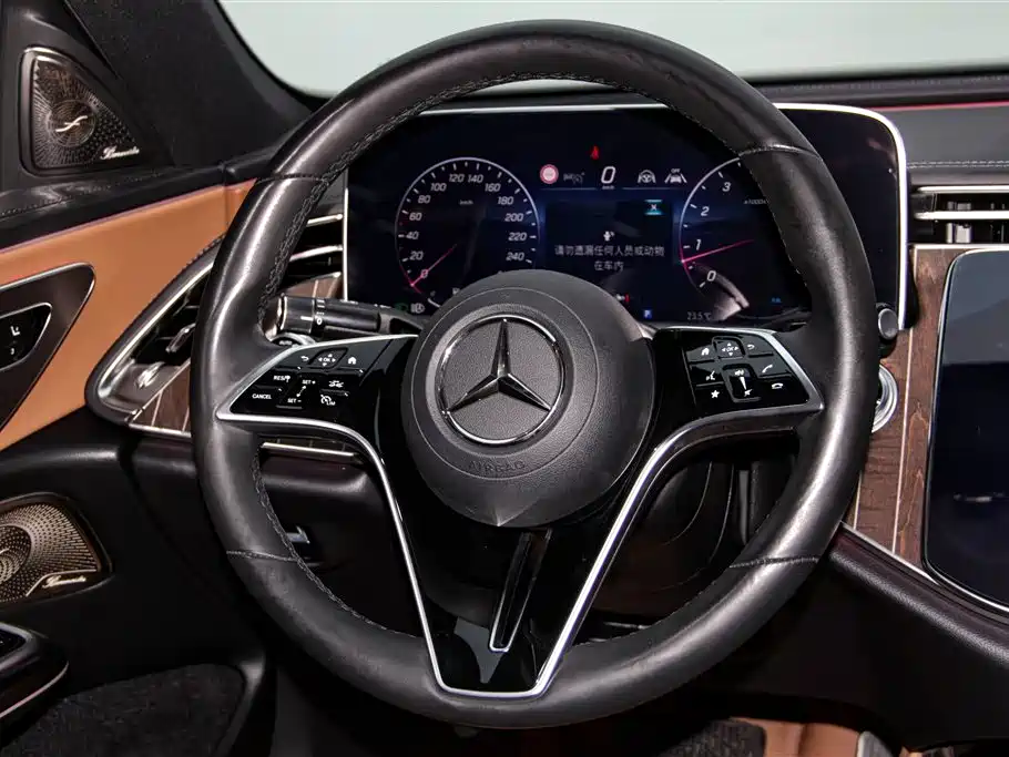 Mercedes-Benz E-Class 2024 E 300 L Fashion фото 14