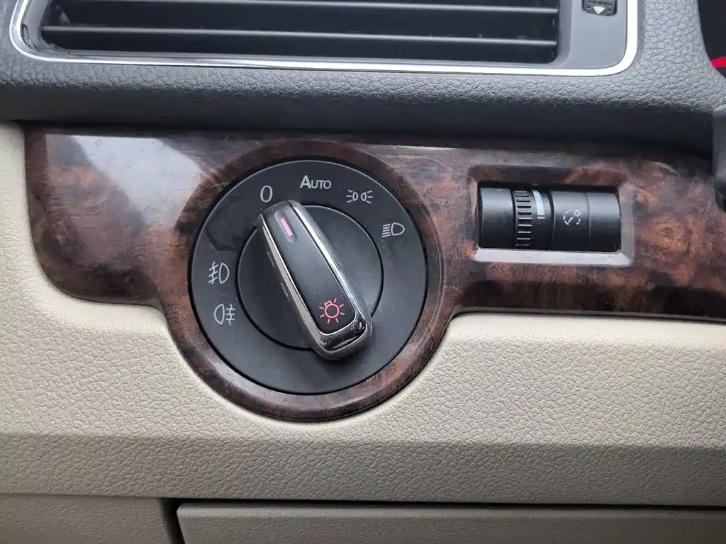 Volkswagen Passat 2013 2013 1.8TSI DSG Yuzun