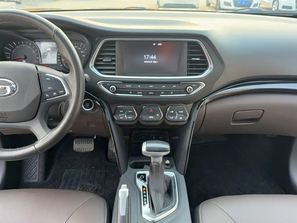 GAC Trumpchi Trumpchi GS4 2015 200T G-DCT Luxury Edition фото 24