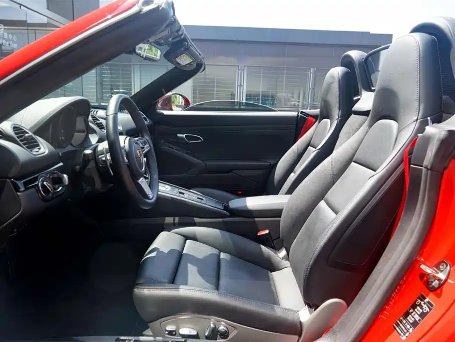 Porsche 718 2022 Boxster T 2.0T фото 16