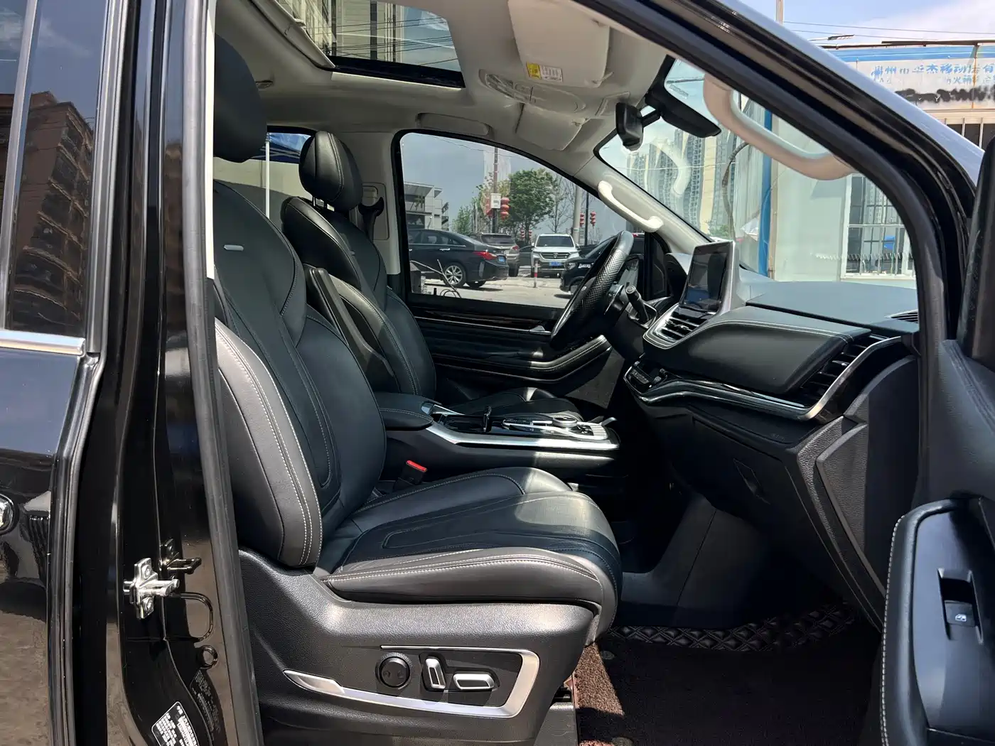 SAIC Maxus Maxus G20 2020 2.0T Gasoline Automatic Luxury Executive фото 19