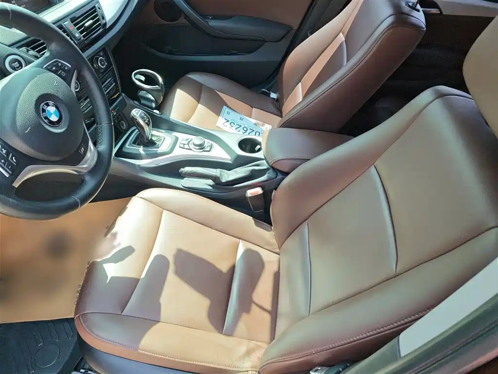 BMW X1 2014 sDrive18i Leading Edition фото 13