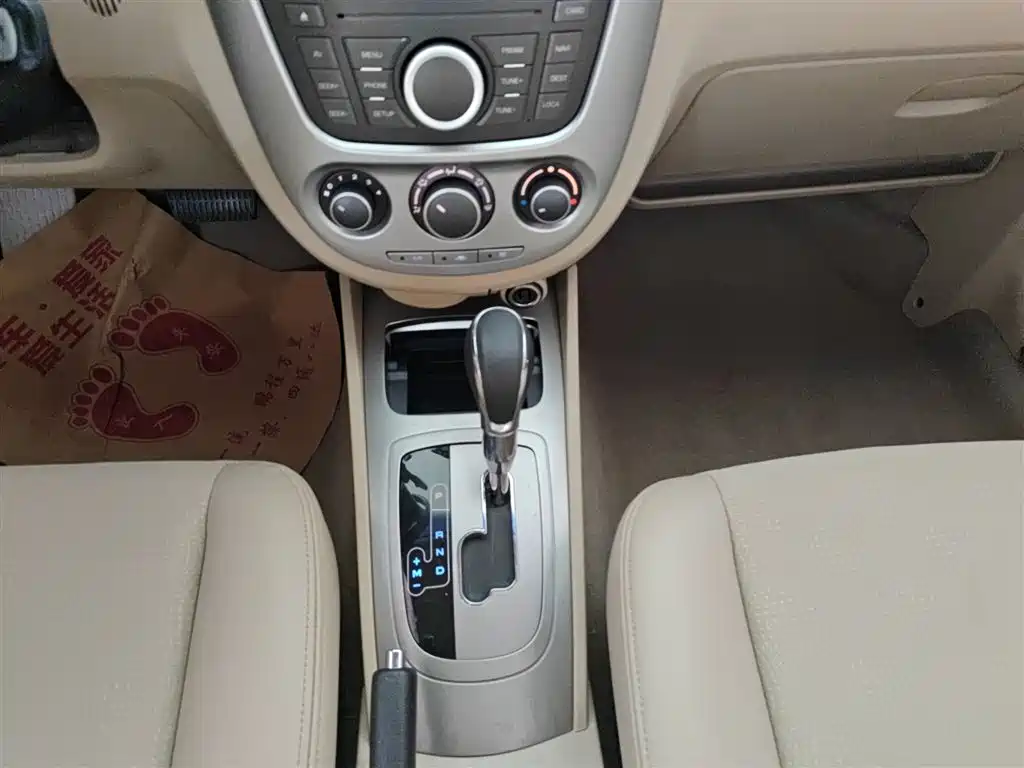 Buick Excelle 2013 1.5L Automatic Classic фото 14