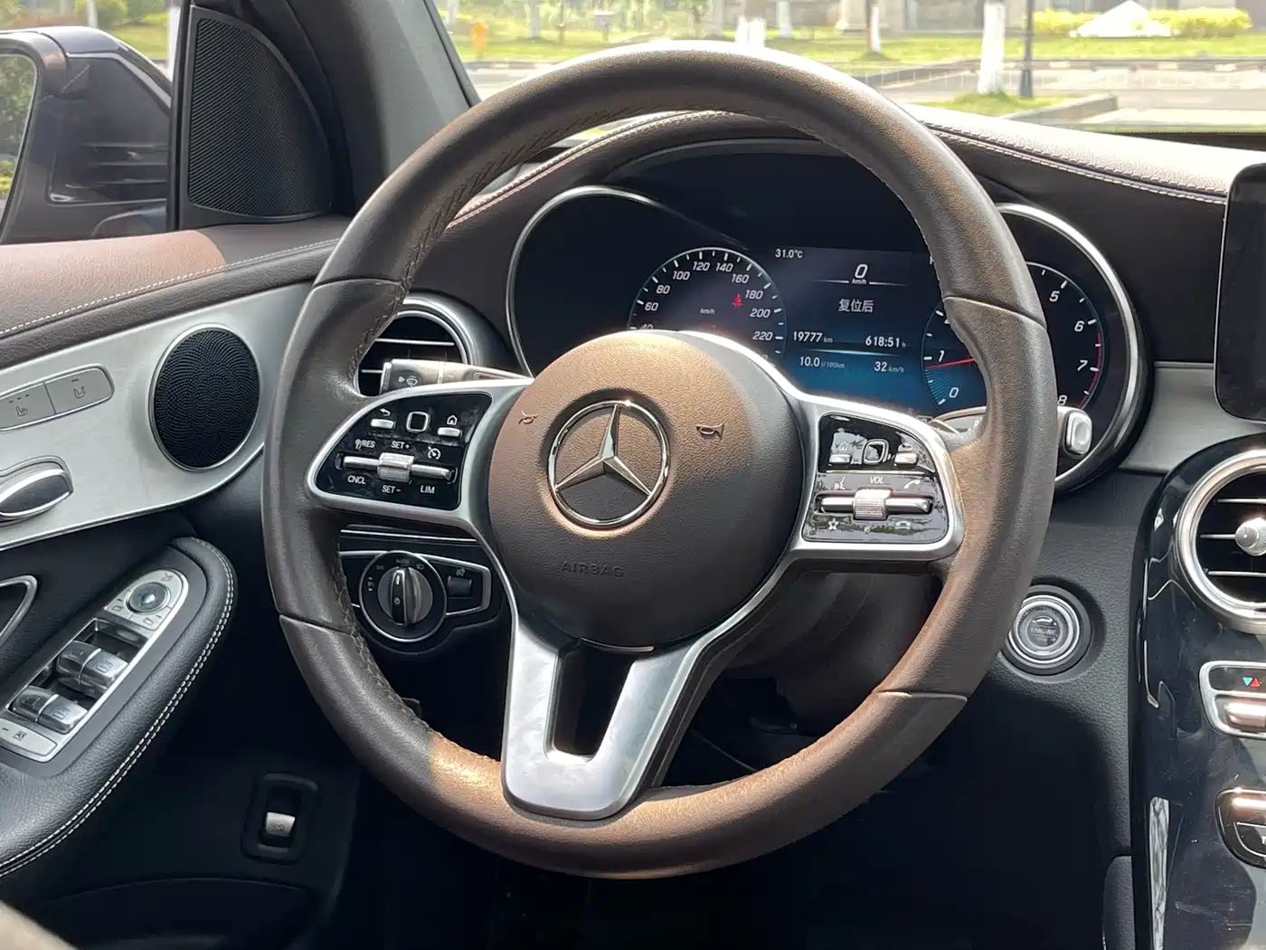 Mercedes-Benz GLC 2021 GLC 260 L 4MATIC Sporty фото 18