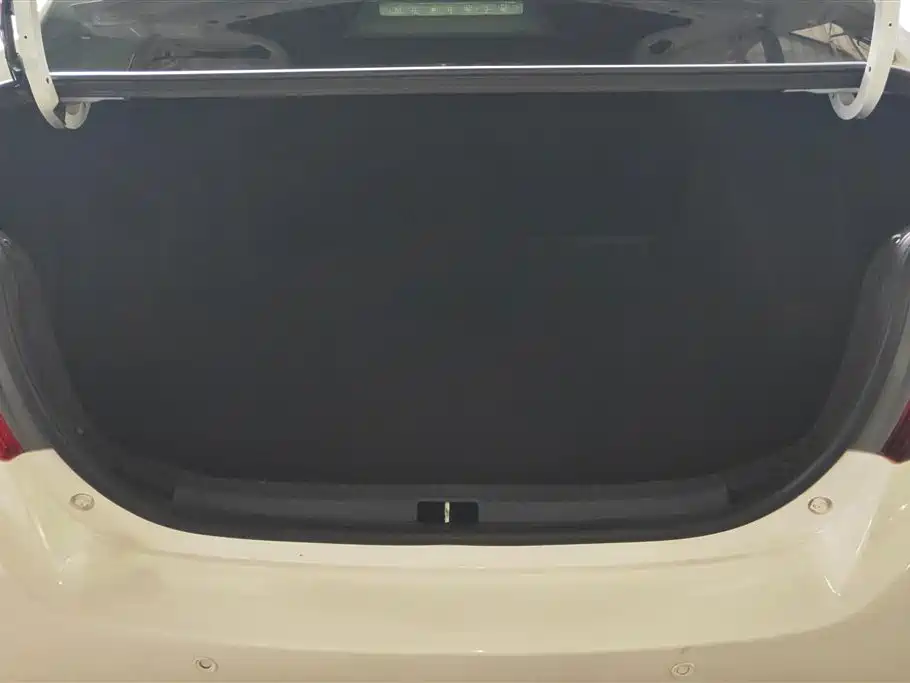 TOYOTA YARIS L TO ENJOY