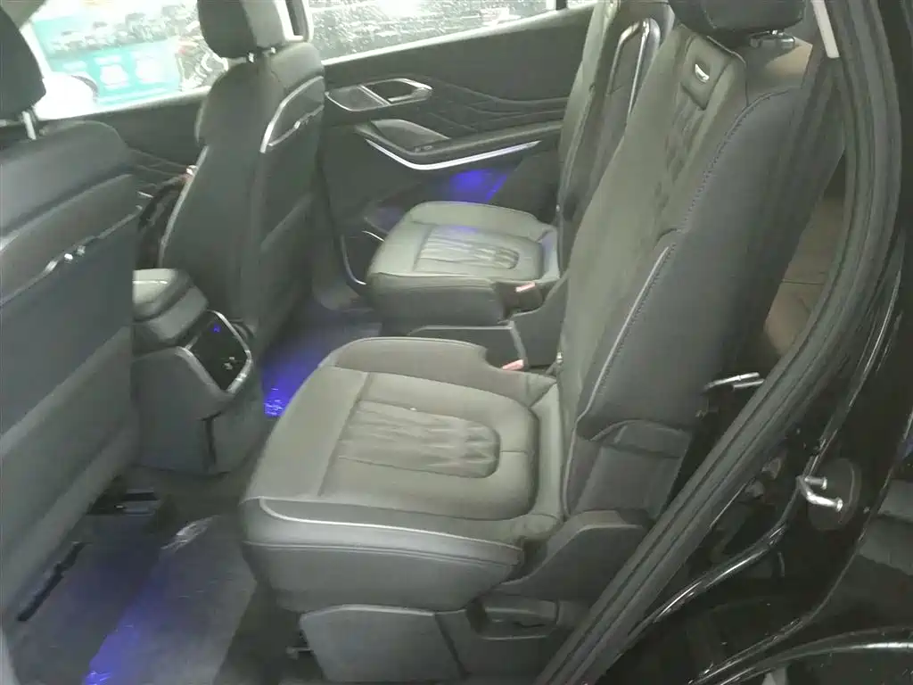 Hongqi HS7 PHEV 2024 2.0T PHEV 4WD Flagship Edition 6-seater фото 17