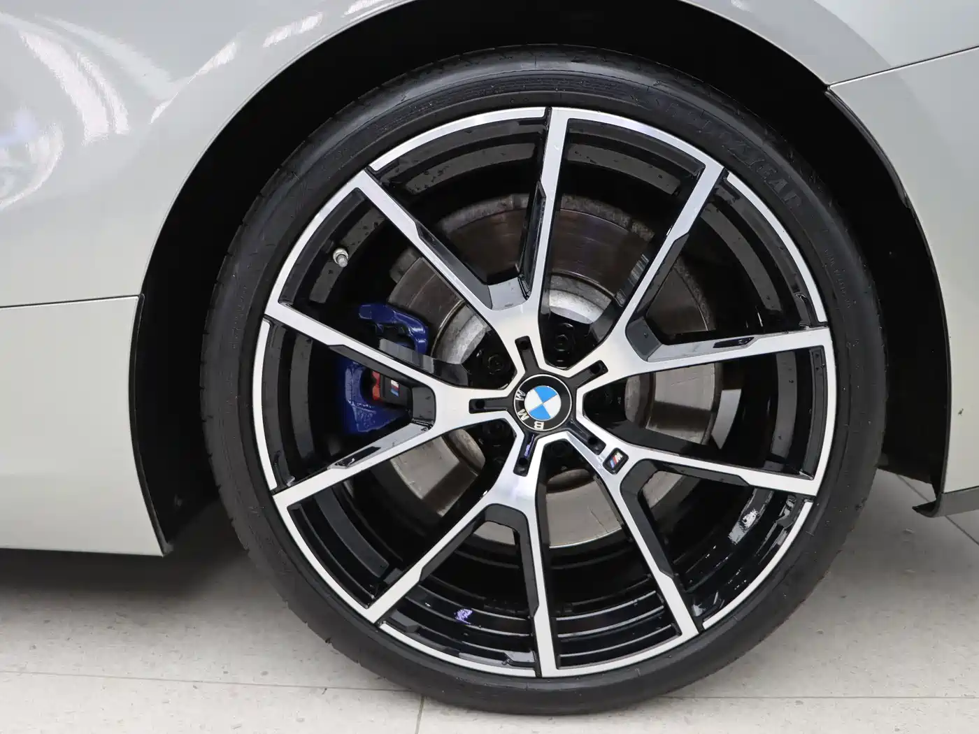 BMW 8 Series 2019 840i Convertible M Sport фото 10