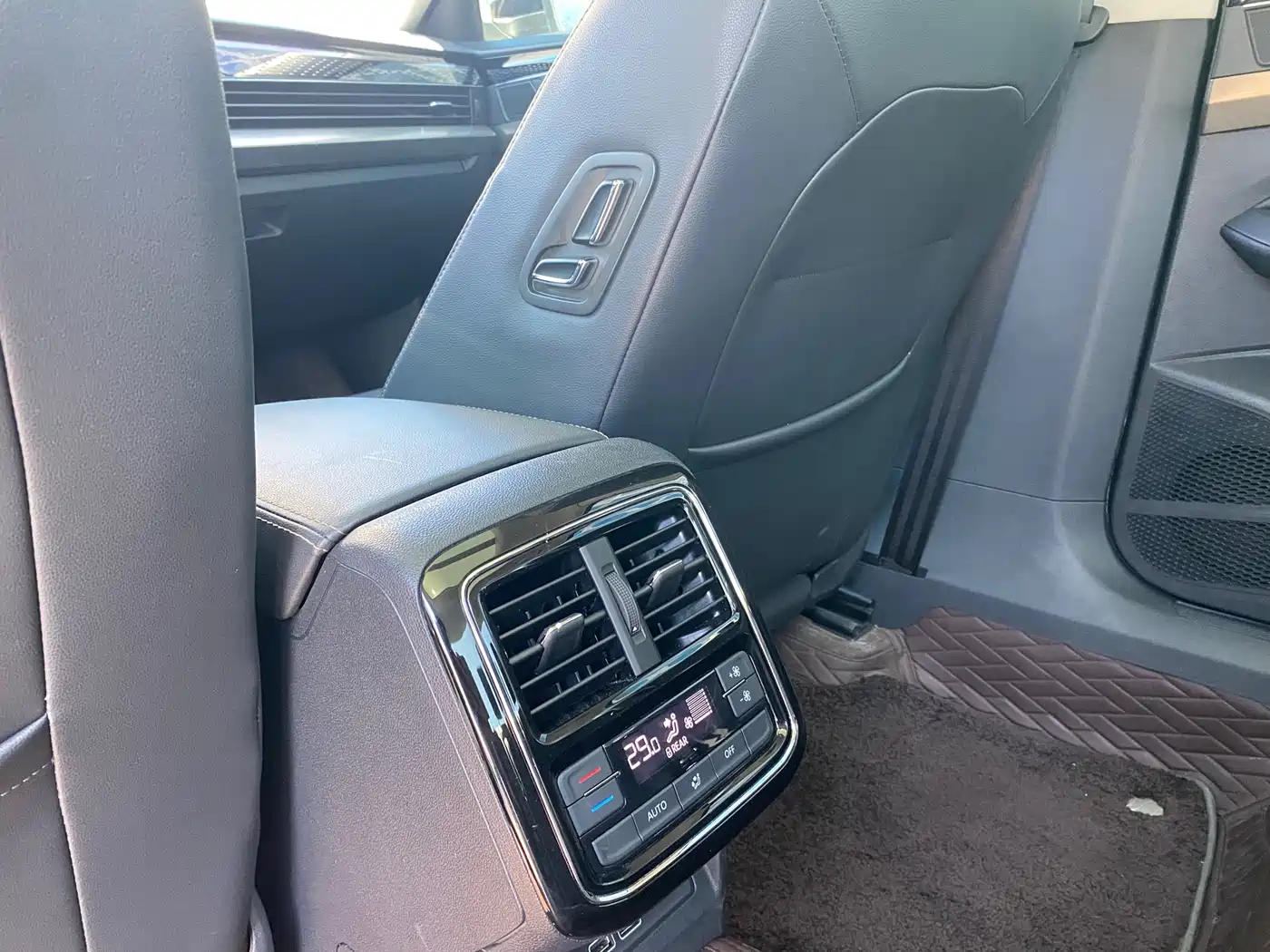 Volkswagen Passat 2019 330TSI Elite Version China VI фото 10