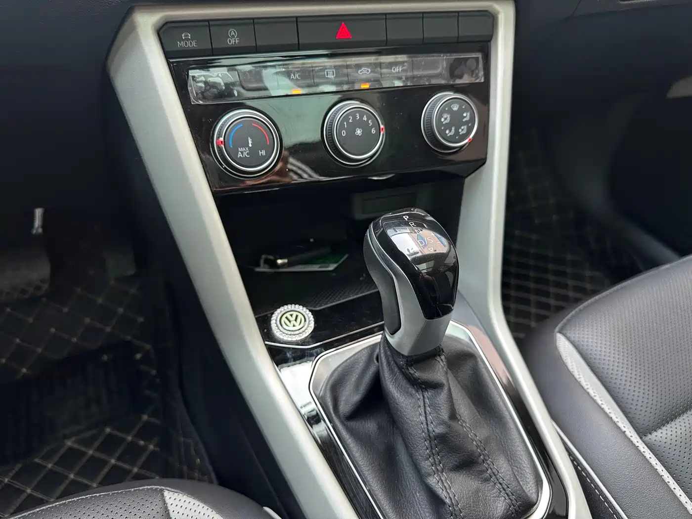 Volkswagen T-ROC 2023 280TSI DSG 2WD Time Edition фото 12