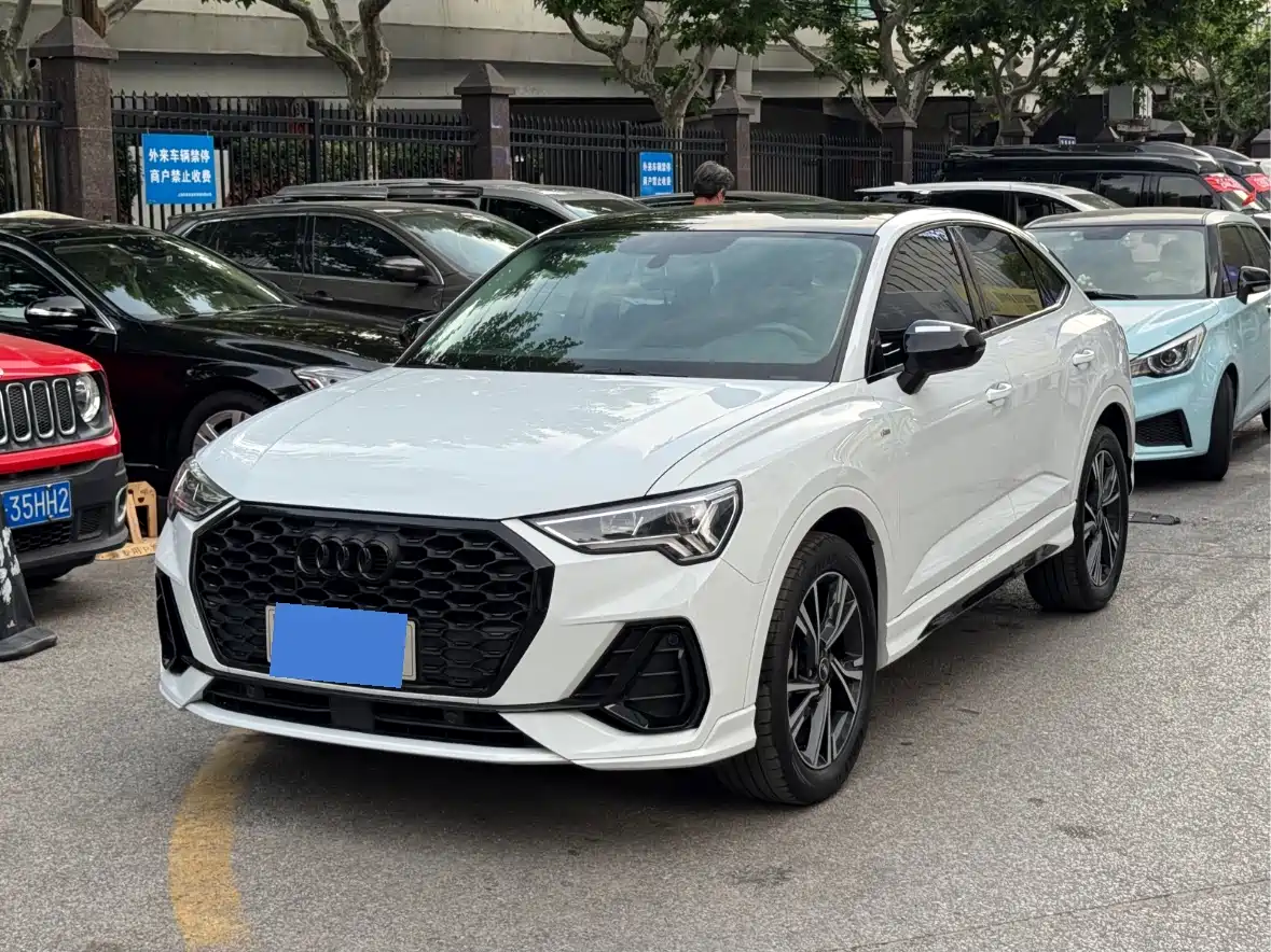 Audi Q3 Sportback 2023 40 TFSI Fashion фото 2