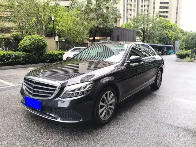 Mercedes-Benz C-Class 2021