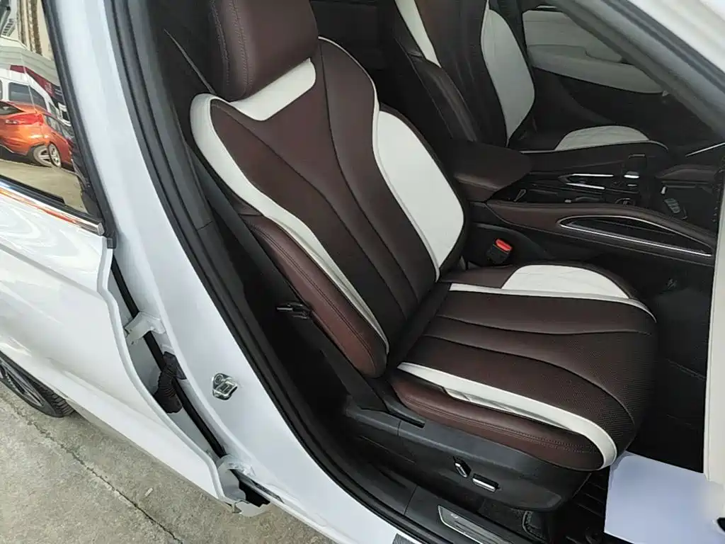 Фото 25 - Geely Xingyue L