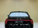 Фото 11 - Hongqi H5