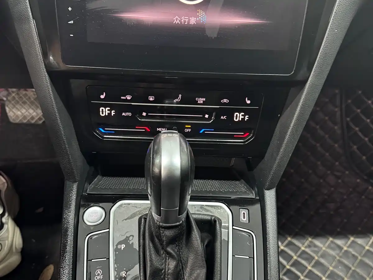 Volkswagen Magotan 2020 330TSI DSG Leading фото 17
