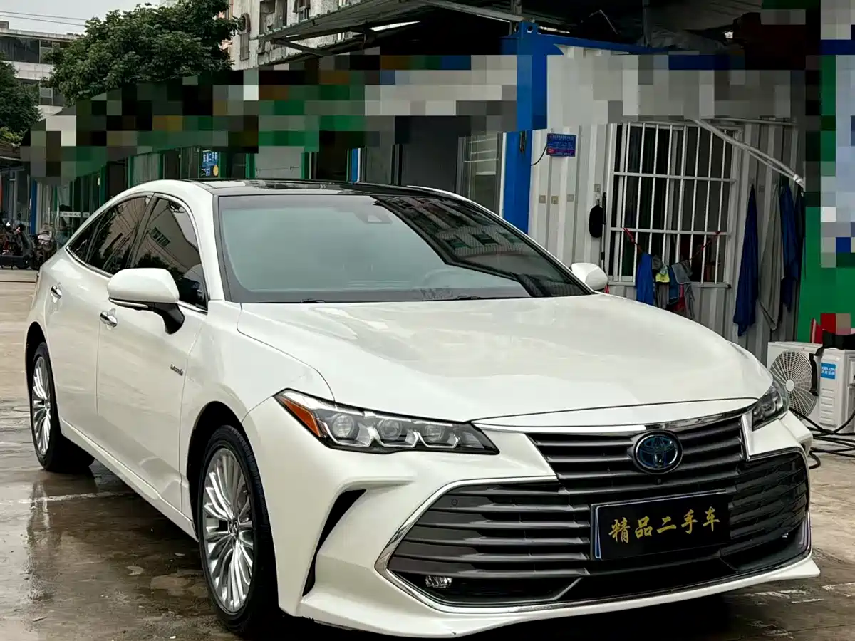 Toyota Avalon 2019 Hybrid 2.5L XLE Premium Edition China V фото 3