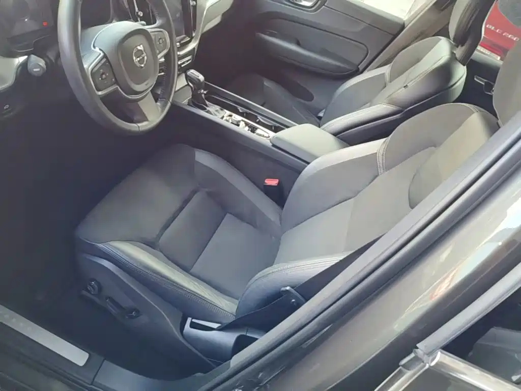 Photo 15 - Volvo XC60